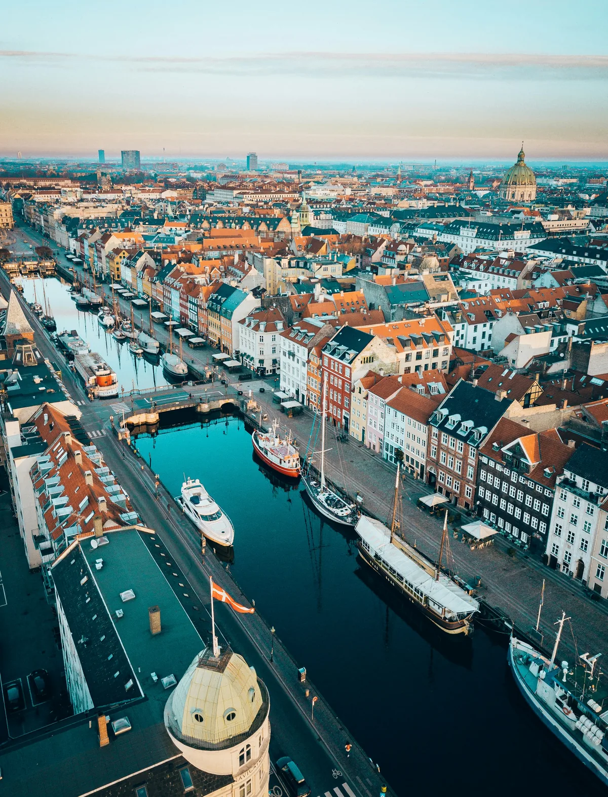 Danmarks Digitale Dilemma: Privatlivets Fremtid i en Skærpet Cyberkamp i 2025