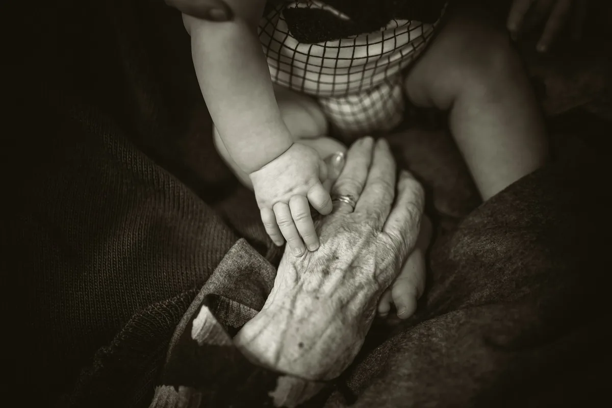 Age Verification and Child Protection Online: A Legal Perspective Based on the AEPD’s Guidance