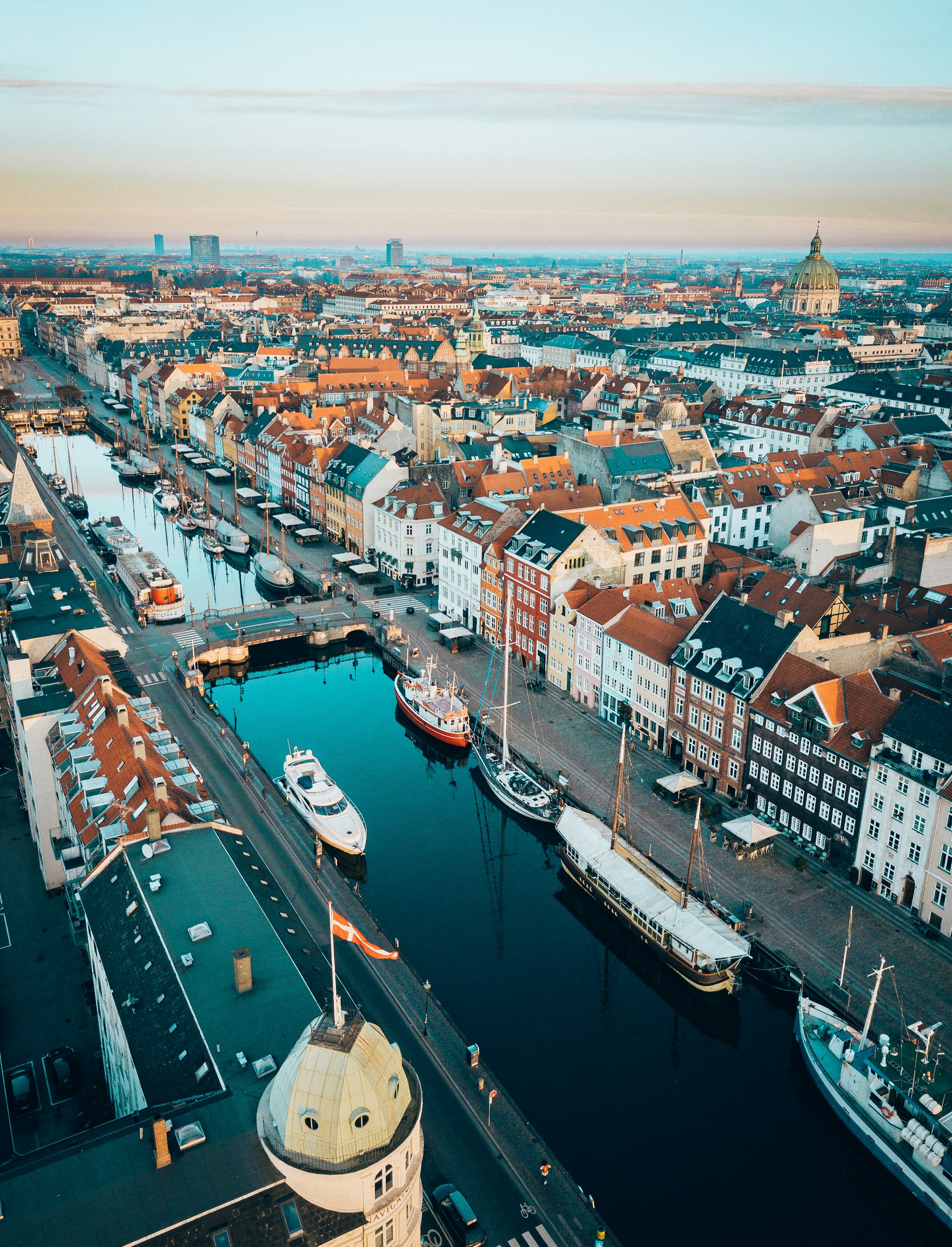 Danmarks Digitale Dilemma: Privatlivets Fremtid i en Skærpet Cyberkamp i 2025