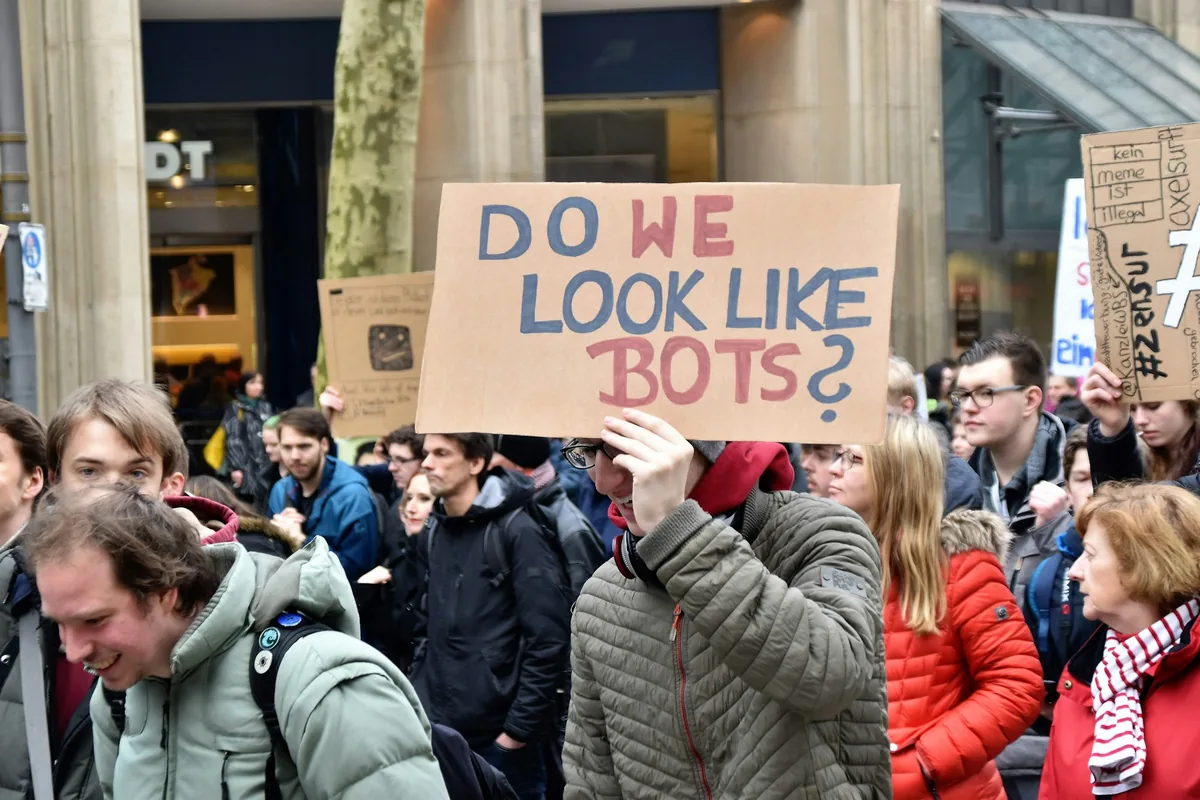 The Rise of AI-Driven Threats to E-commerce: Lessons from Triplegangers