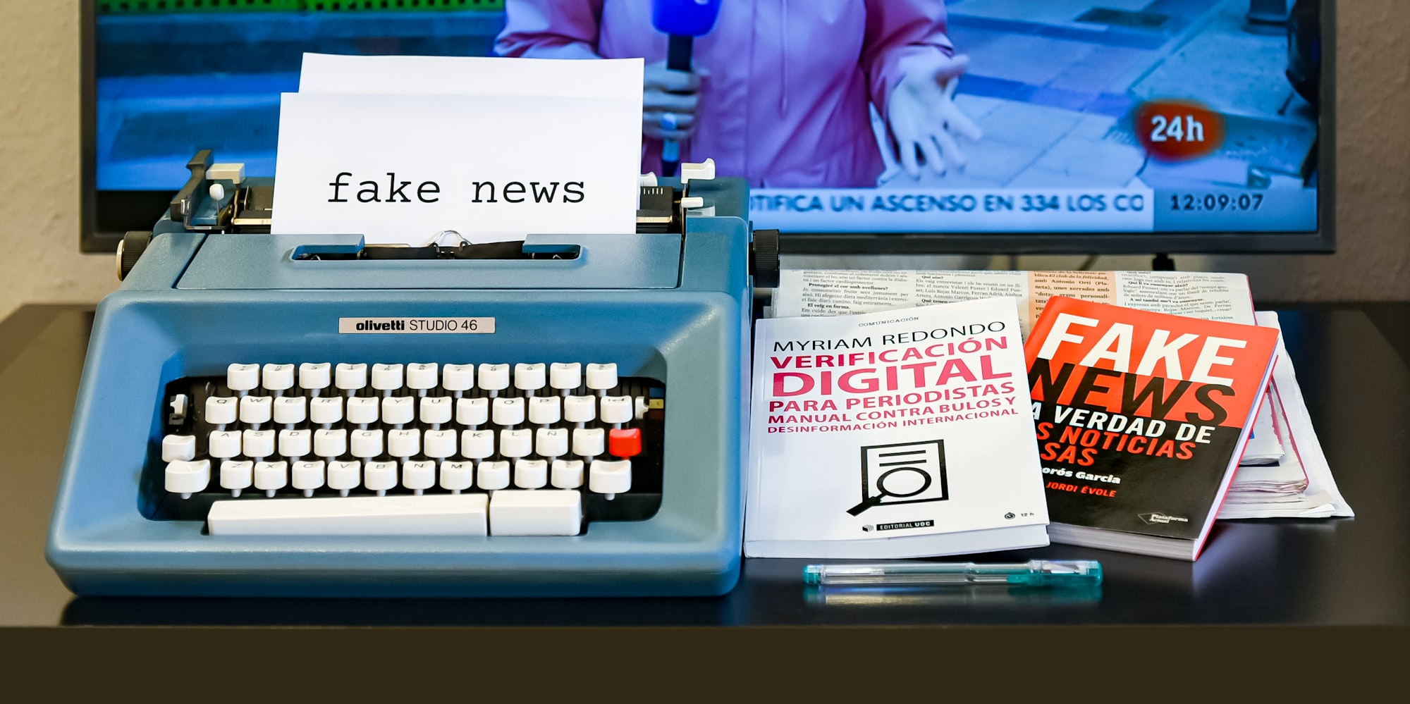 Navigating the Digital Fog: Protecting Your Privacy from AI-Powered Disinformation
